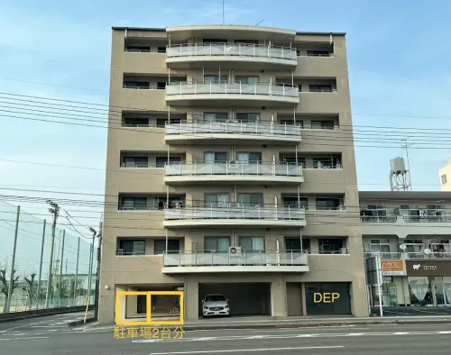 DEP岡山店の駐車場